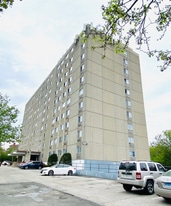 120 Huntington Turnpike in Bridgeport, CT - Building Photo