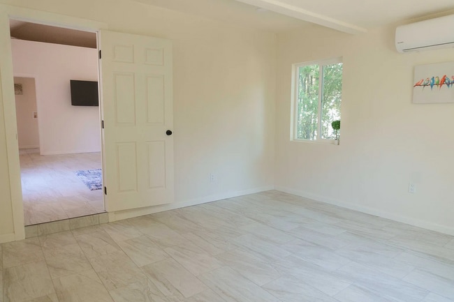 172 Pixley Ave in San Andreas, CA - Foto de edificio - Building Photo