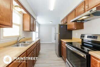 1510 Jones Ave in Pleasant Hill, MO - Foto de edificio - Building Photo