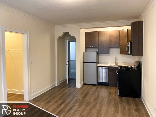 2934 W Palmer St, Unit 2936-105 in Chicago, IL - Building Photo - Building Photo