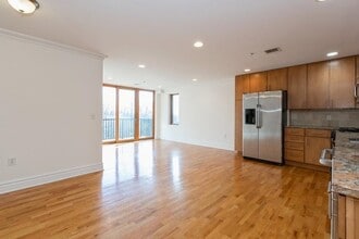 17 Meadow Rd in Rutherford, NJ - Building Photo - Building Photo
