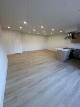 8223 Blackburn Ave, Unit 206 in Los Angeles, CA - Foto de edificio - Building Photo