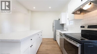 57 Winniett St in Brantford, ON - Building Photo - Building Photo