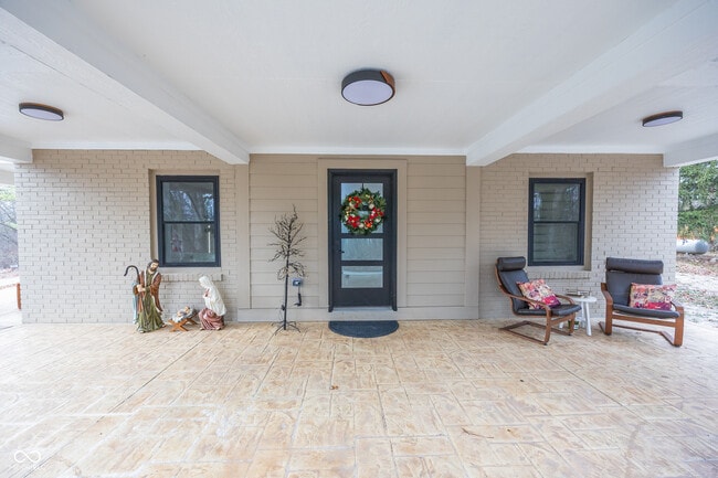 7980 Royal Ave in Zionsville, IN - Foto de edificio - Building Photo