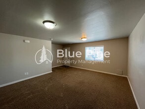 2001 Lawrence Ln in Blackfoot, ID - Building Photo - Building Photo