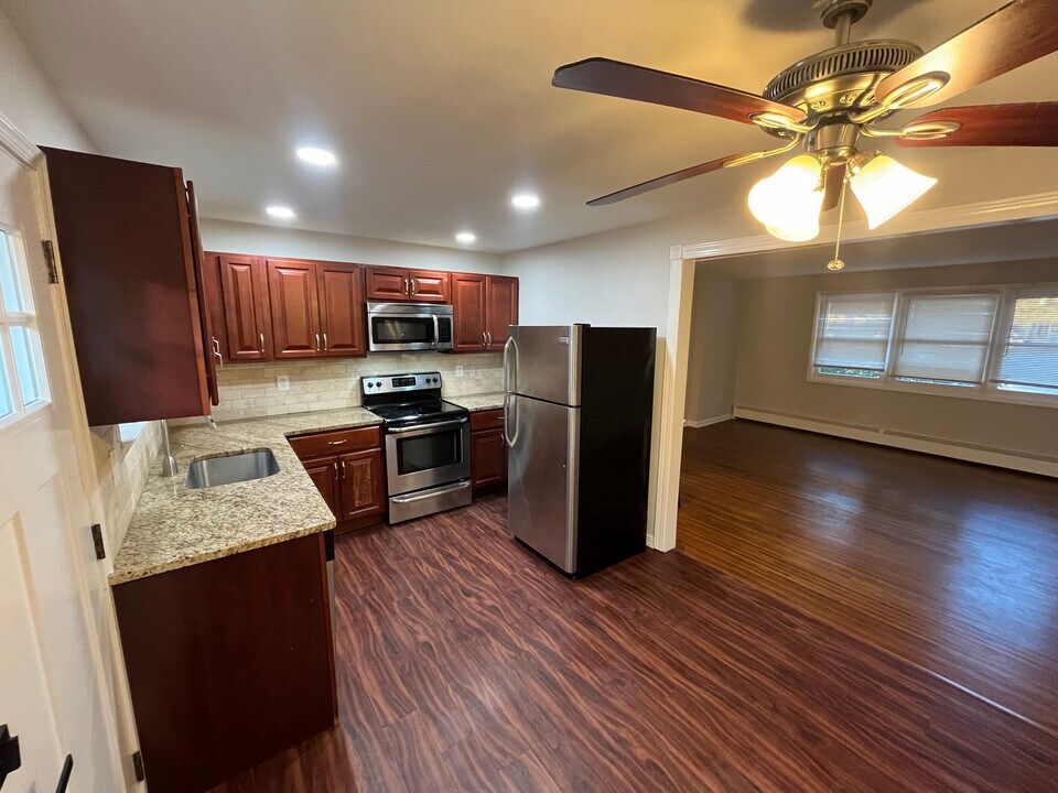 217 W Cuthbert Blvd in Haddon Township, NJ - Building Photo