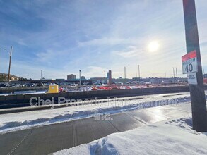 8820 Meadowlark Rd NW in Edmonton, AB - Building Photo - Building Photo