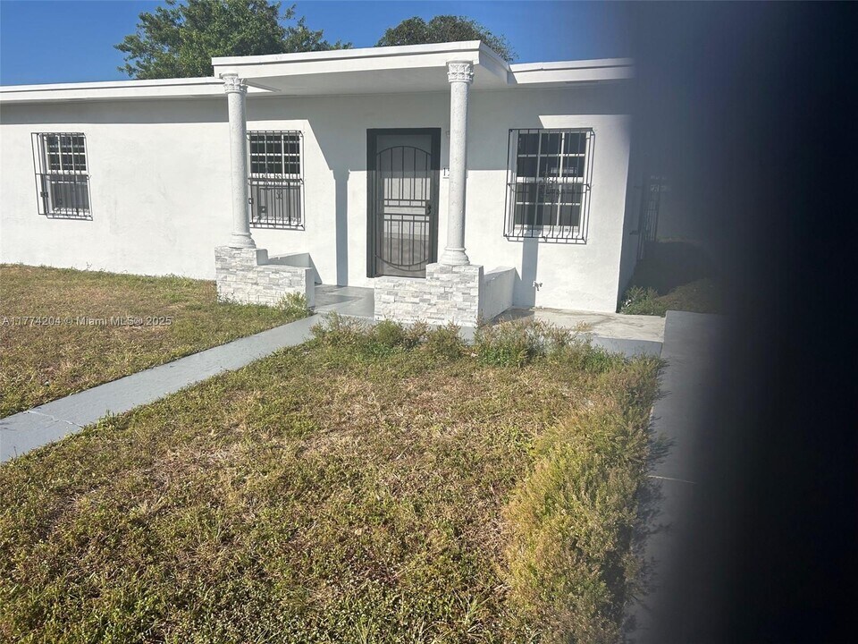 15570 NW 23rd Ave in Opa Locka, FL - Building Photo