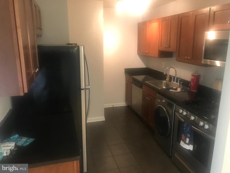 3107 Naylor Rd SE-Unit -203 in Washington, DC - Foto de edificio