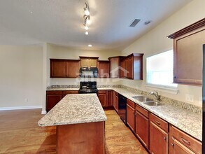 886 Daybreak Dr in Antioch, TN - Building Photo - Building Photo