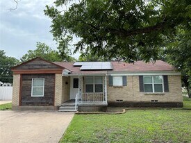 10402 Desdemona Dr in Dallas, TX - Building Photo