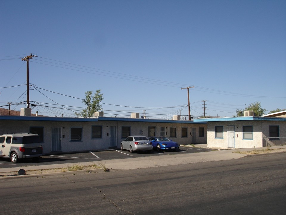 531 W Buena Vista St in Barstow, CA - Building Photo