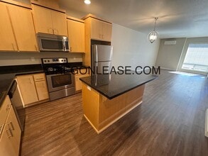 961 Lorella Ave in Eugene, OR - Building Photo - Building Photo