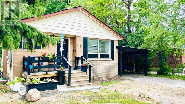 property at 711 Dunlop St W