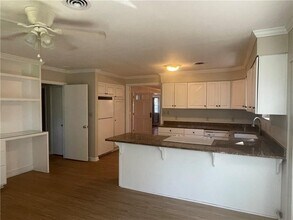 205 Cater St in St. Simons Island, GA - Building Photo - Building Photo