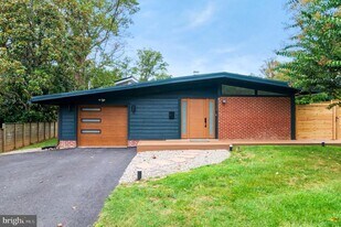 3304 Brandy Ct in Falls Church, VA - Building Photo