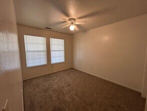 1863 Dry Creek Ct in Merced, CA - Building Photo - Building Photo