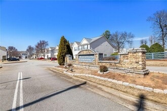 4745 Beacon Ridge Ln in Flowery Branch, GA - Building Photo - Building Photo