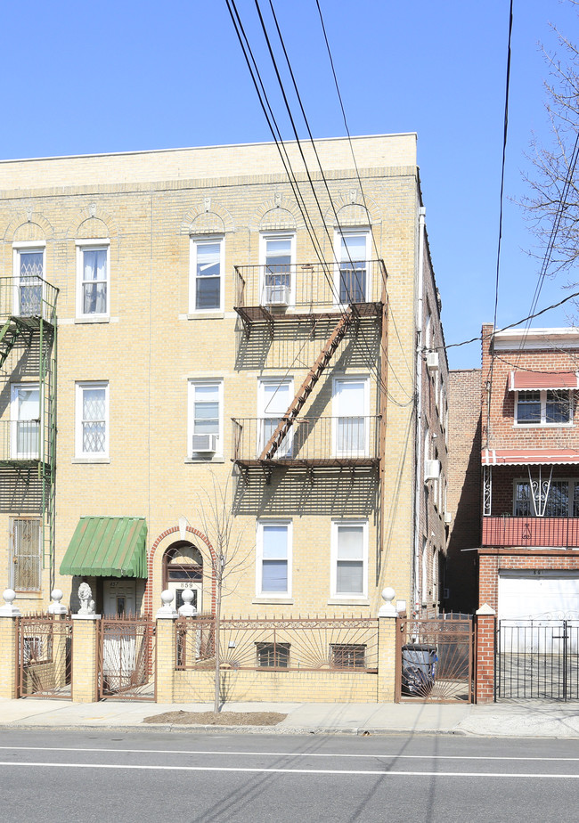 859 E 222nd St in Bronx, NY - Building Photo - Building Photo