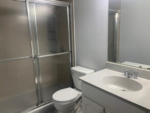 505 Ravens Crest Dr, Unit 505 in Plainsboro, NJ - Building Photo - Building Photo