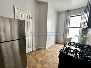 70 Post Ave in New York, NY - Building Photo - Building Photo