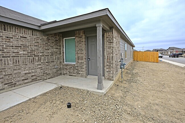 9902 Mather Wy in Converse, TX - Building Photo - Building Photo