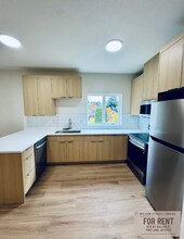 6110 NE Willow St in Portland, OR - Foto de edificio - Building Photo