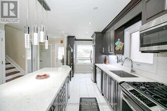 20 Murdoch Dr in Brampton, ON - Building Photo - Building Photo