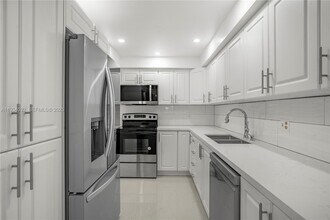 1300 St Charles Pl in Pembroke Pines, FL - Building Photo - Building Photo