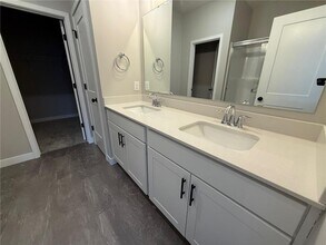 5399 Robinwood Ct in Chaska, MN - Building Photo - Building Photo