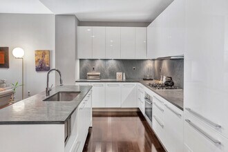 4 W 21st St-Unit -8B in New York, NY - Building Photo - Building Photo