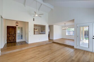 1067 W Sierra Ave in Fresno, CA - Building Photo - Building Photo