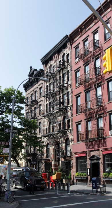 228 W Fourth St in New York, NY - Building Photo