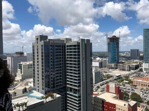 244 Biscayne Blvd in Miami, FL - Building Photo - Building Photo