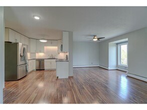 450 Ford Rd in Minneapolis, MN - Building Photo - Building Photo