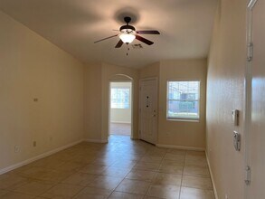 4820 Palm Tree Ct in Las Vegas, NV - Building Photo - Building Photo