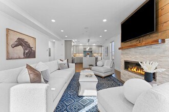 333 W 3rd St in Boston, MA - Building Photo - Building Photo