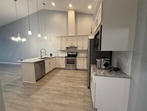 1088 NW 126 Way in Newberry, FL - Building Photo - Building Photo