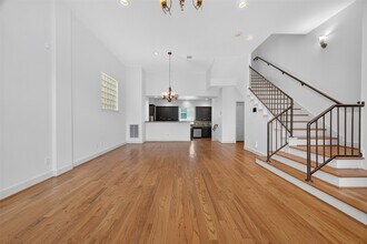 5018 Lillian St in Houston, TX - Building Photo - Building Photo