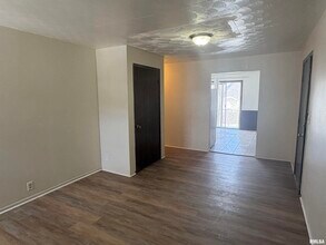 2719 W Radan Ct in West Peoria, IL - Building Photo - Building Photo