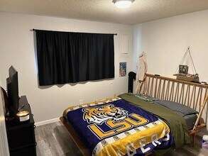 10905 Vickery Ave E in Tacoma, WA - Foto de edificio - Building Photo