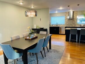 43 E Armitage Ave in Addison, IL - Building Photo - Building Photo