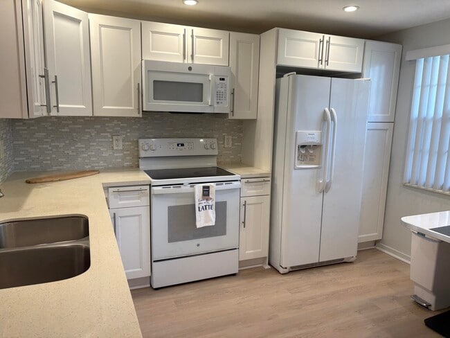 property at 2303 Lucaya Ln