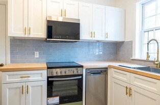 3411 Bull St in Savannah, GA - Building Photo