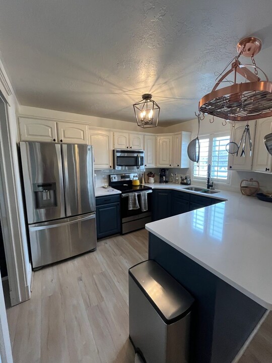 3214 S 800 W in Syracuse, UT - Building Photo