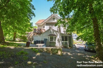 2 Lexington St, Unit 2 in Woburn, MA - Foto de edificio - Building Photo