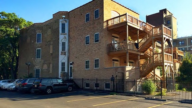 647 W Deming Pl in Chicago, IL - Building Photo - Building Photo