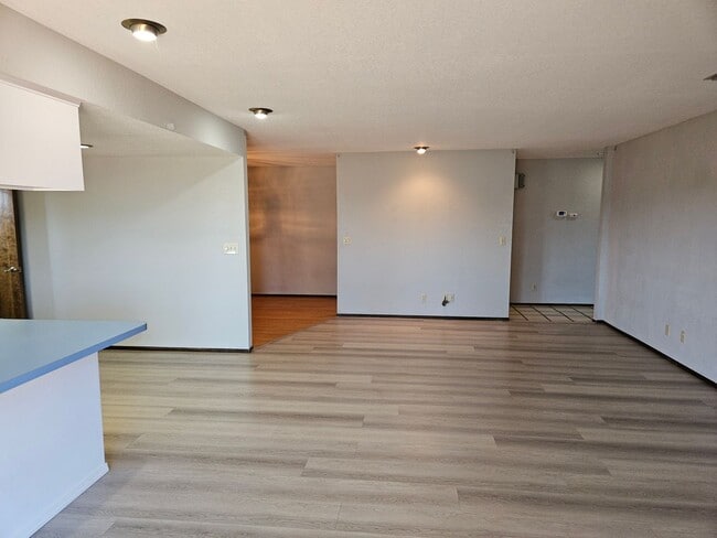 728 Collyer Dr in Redding, CA - Building Photo - Building Photo