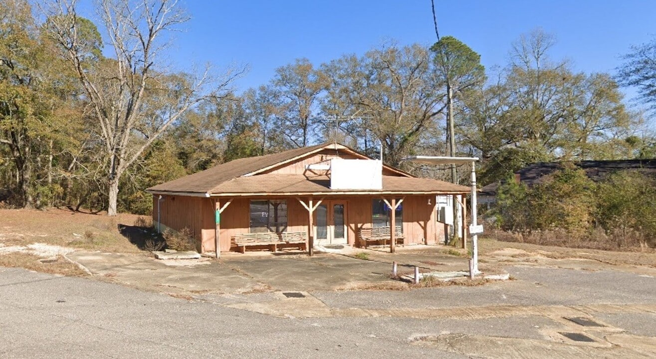 3090 Co Rd 7 in Lenox, AL - Building Photo