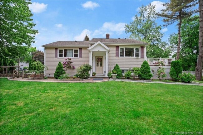 property at 15 Silwen Ln